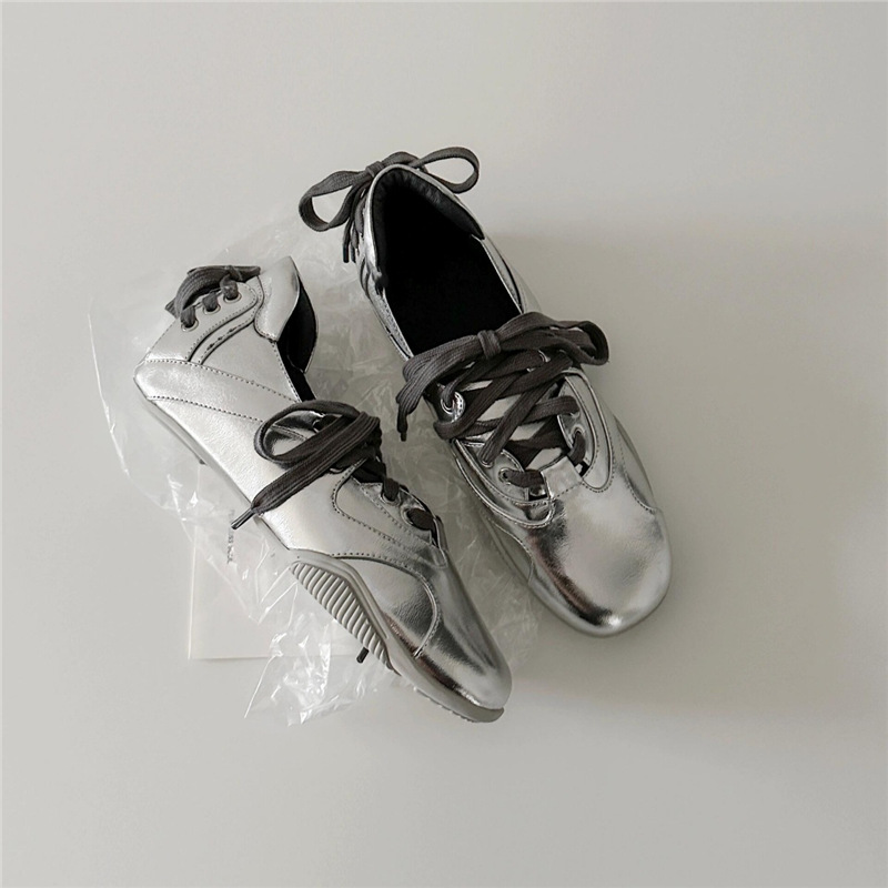 Women’s Fashion Sneakers, Retr - огляд і ціна Leather Sneaker Care Kit