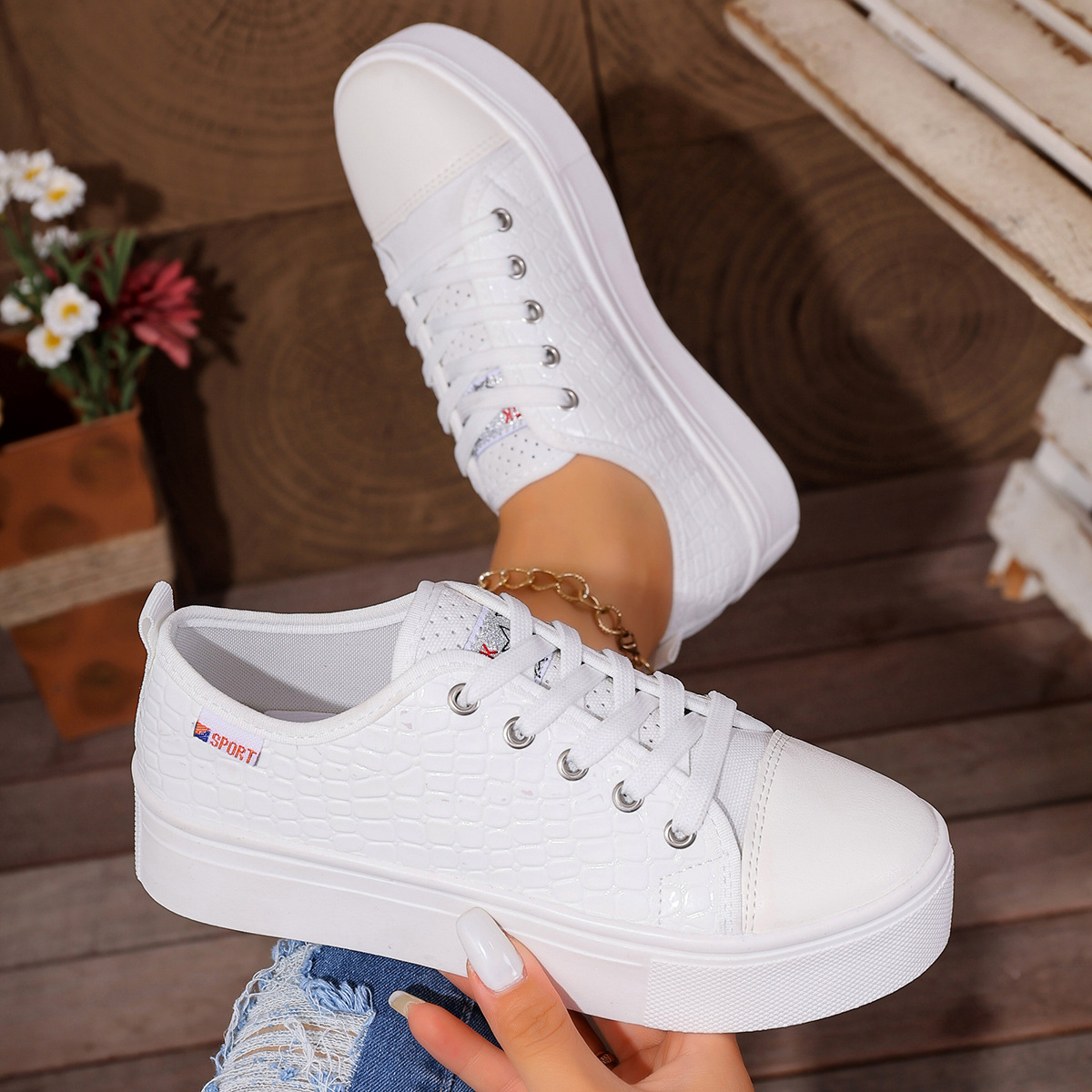 New women's flat casual single - огляд і ціна Leather Sneaker Care Kit